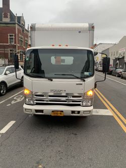ISUZU NPR 2008 with lift gate