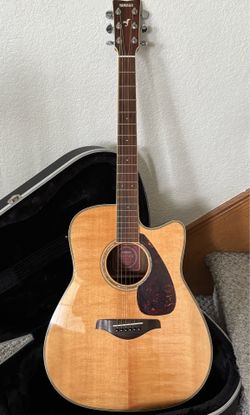 Yamaha FGX730SC Solid Top Acoustic-Electric Guitar w/ Hard Shell Road Runner Case