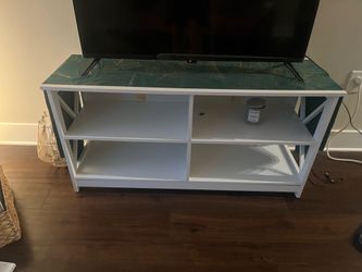 White TV Stand / Entertainment Center – Great Western Condition