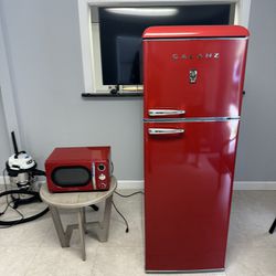 Refrigerator And Microwave Combo