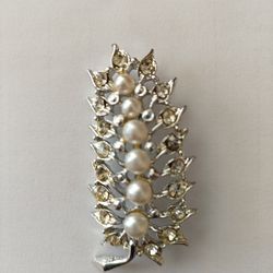 Vintage Simulated Pearl Rhinestone Brooch