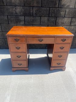 vintage 7 drawer desk/vanity