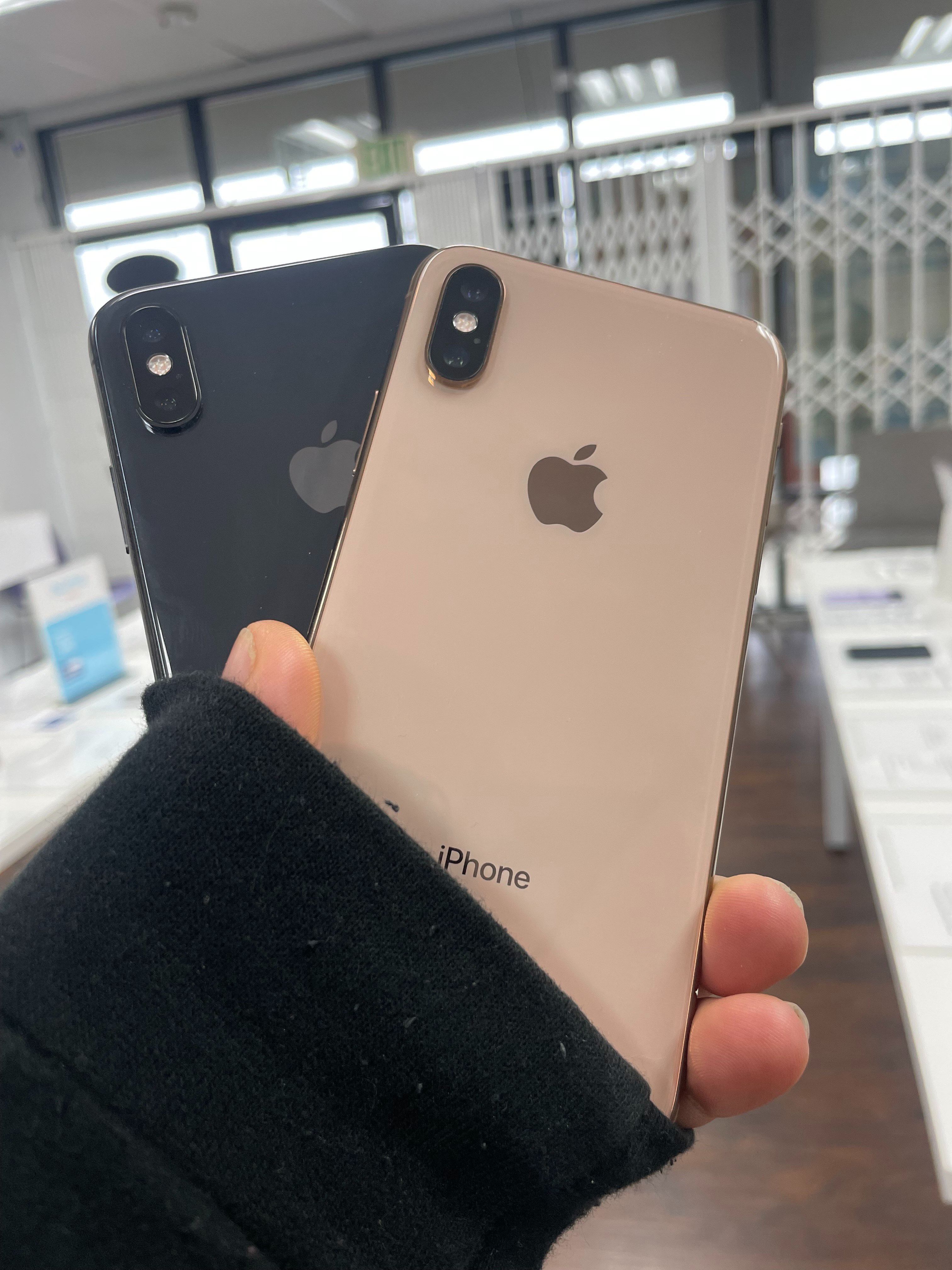 📱 BLACK FRIDAY DEALS - Apple iPhone XS (Pre-Owned) – Only $139 or $1 to Take It Home Today! Save Over $800 with Up to 6-Month Warranty 🔥💸