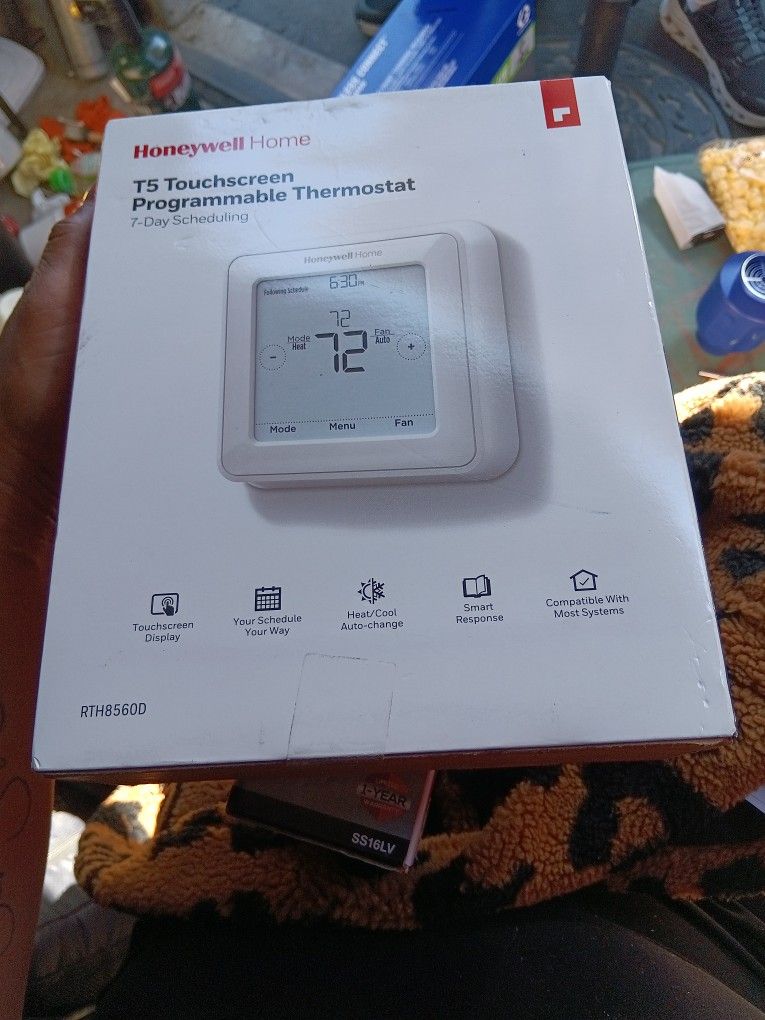 Honeywell Home T5 Touch Screen Programmable Thermostat - Main Image