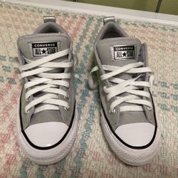 Woman’s Converse All Star Sneakers 