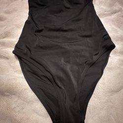 H&M Size 6 Strapless Swimsuit | Black | Multiple Strap In The Back 