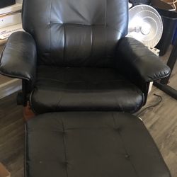 Leather Chair With Foot Rest 
