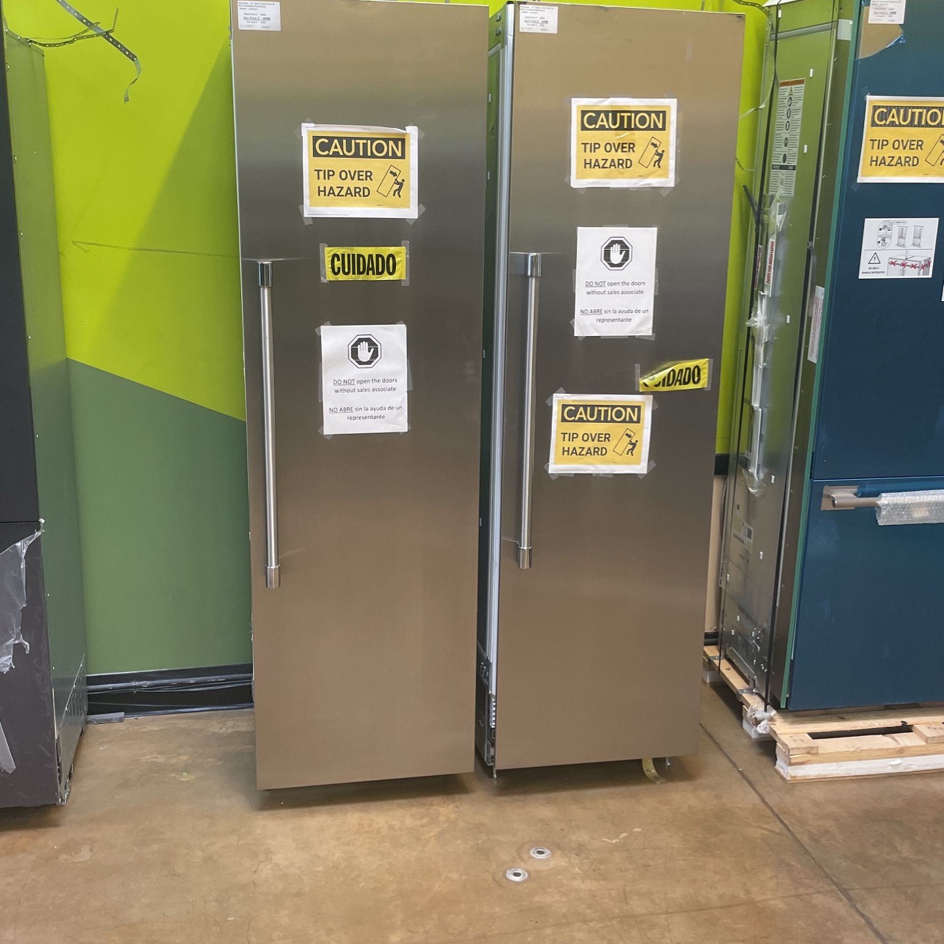 Thermador 24 Inch Wide Refrigerator Stainless Steel