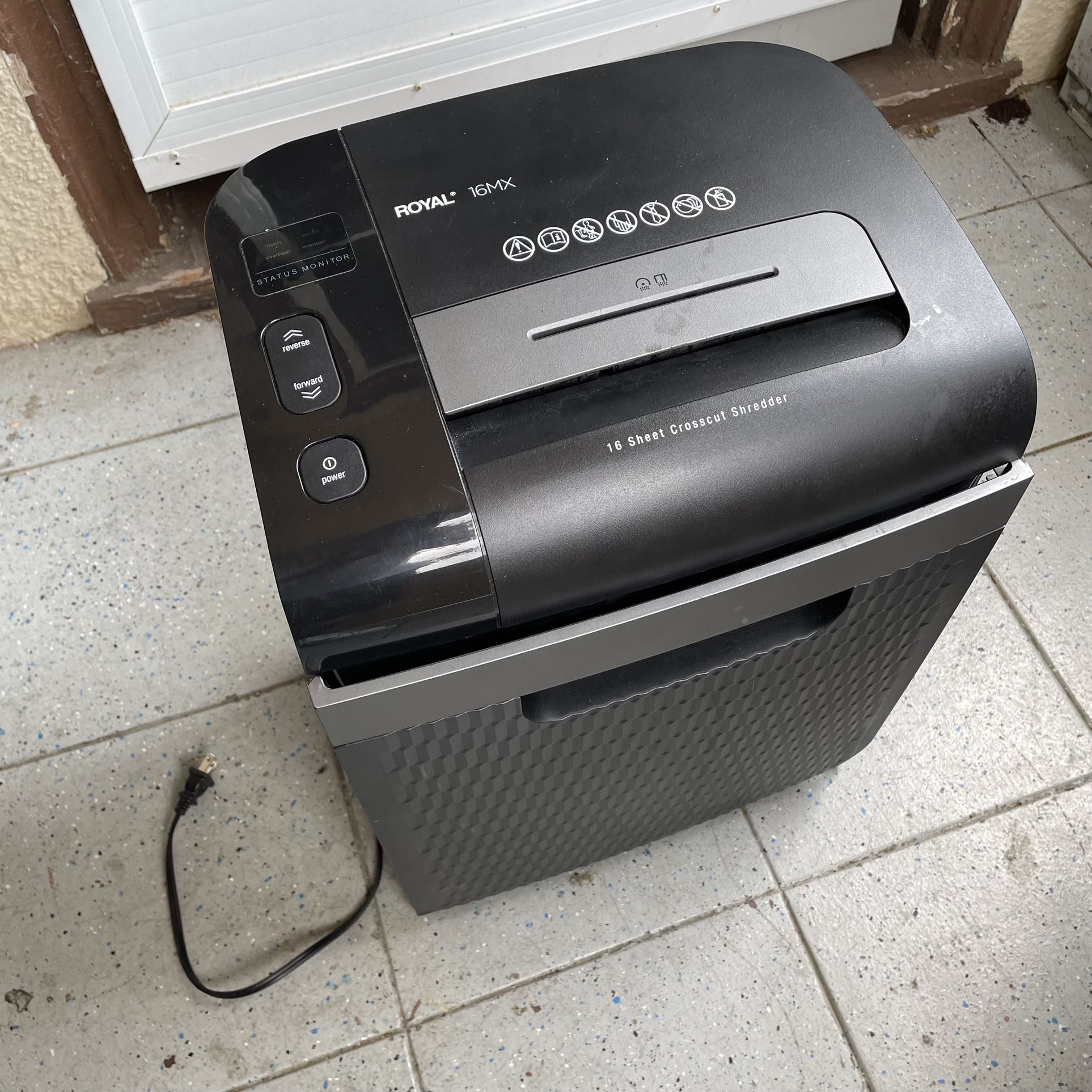 Royal 16MX Industrial Paper Shredder
