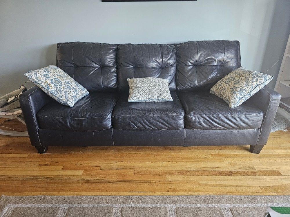 LEATHER COUCH