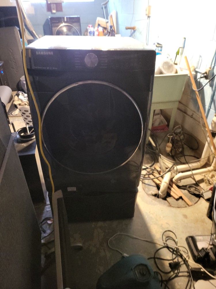 Samsung Steam Washer With Pedestal Please Read!!!! Needs Repair!!!