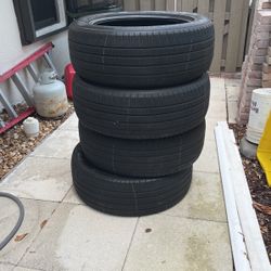 4 Pirelli Used Tires