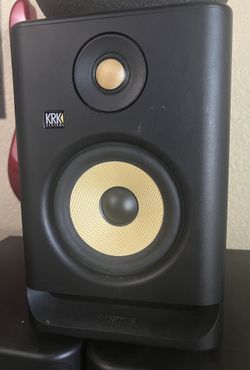 KRK Rokit 5 studio monitor powered speaker