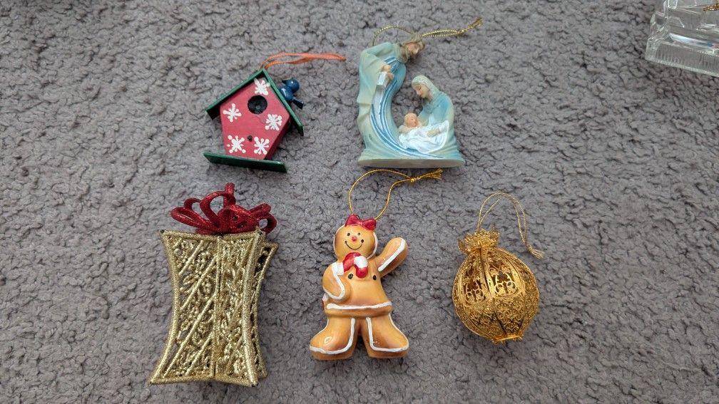 Assorted Ornaments and Storage Units