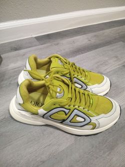 Running shoes