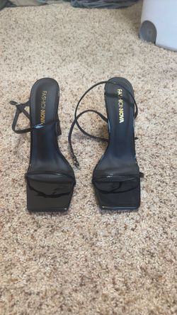 Black strap 4 inch heel