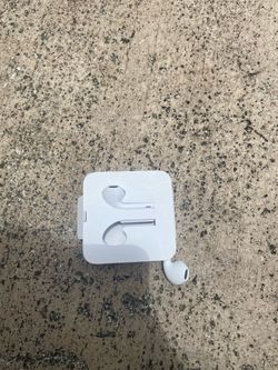 Wire Apple headphones