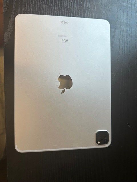 11-inch iPad Pro 128GB w/Bluetooth Keyboard