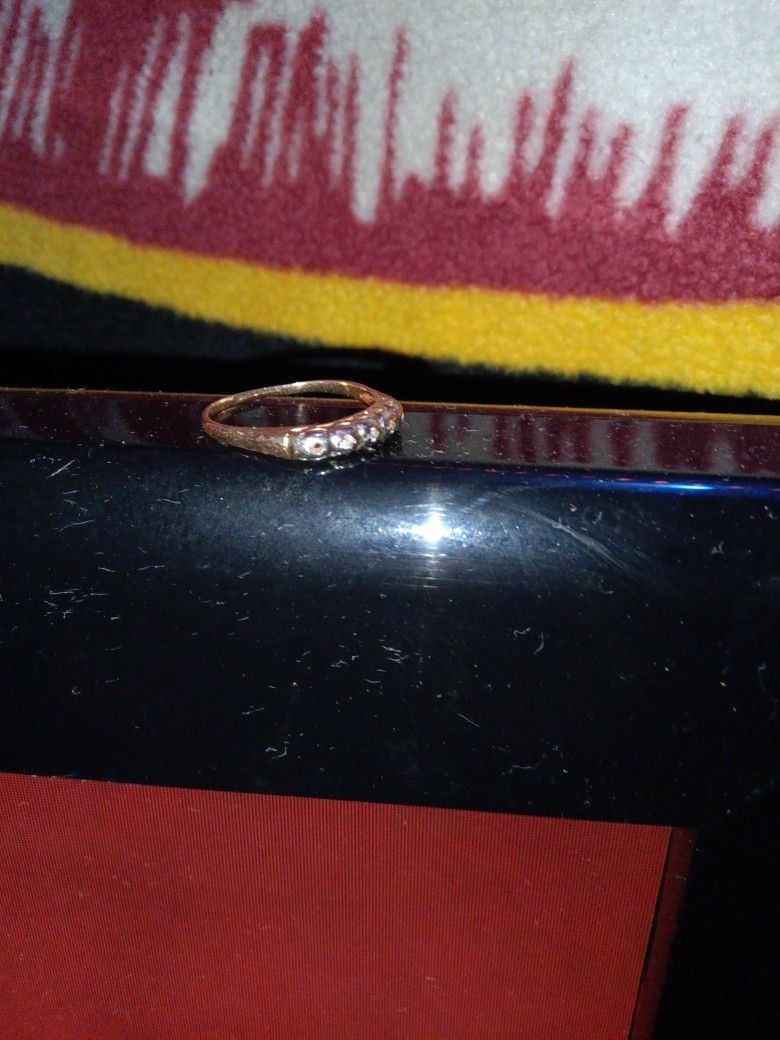 10k Gold Ring W/Diamonds