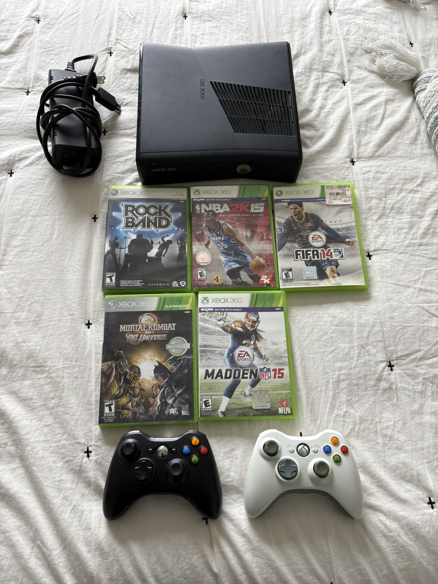 Xbox 360 With Games And 2 Controllers 