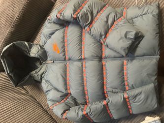 NIKE PUFFER JACKET