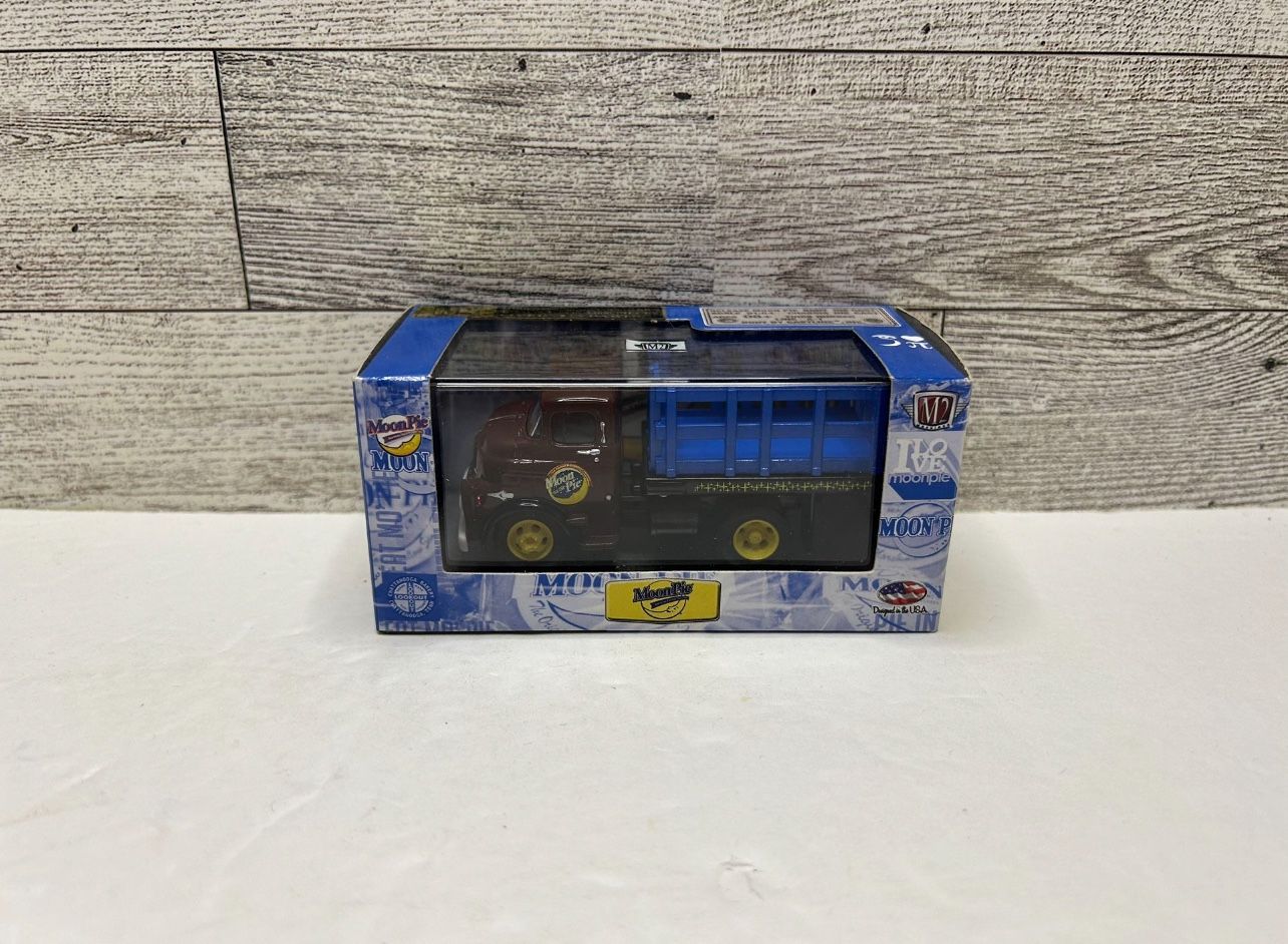 M2 Machines Moon Pie Brown / Blue ‘1957 Dodge 700 Truck • Die Cast Metal • Made in China Scale 1:64