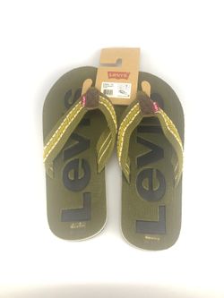 Levi’s flip flop size 11US
