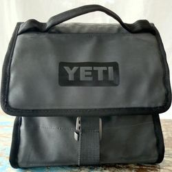 YETI Daytrip Foldable Lunch Bag with Coldcell Flex Insulation, Original Retail $80 - Excellent Condition   