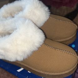 Fluffy Boots