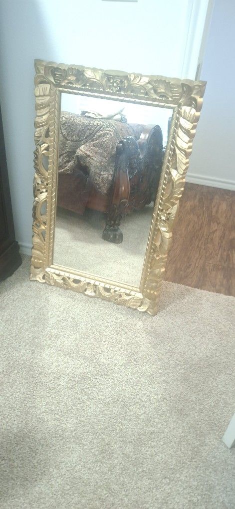 Beautiful Mirror 23X35 Inches