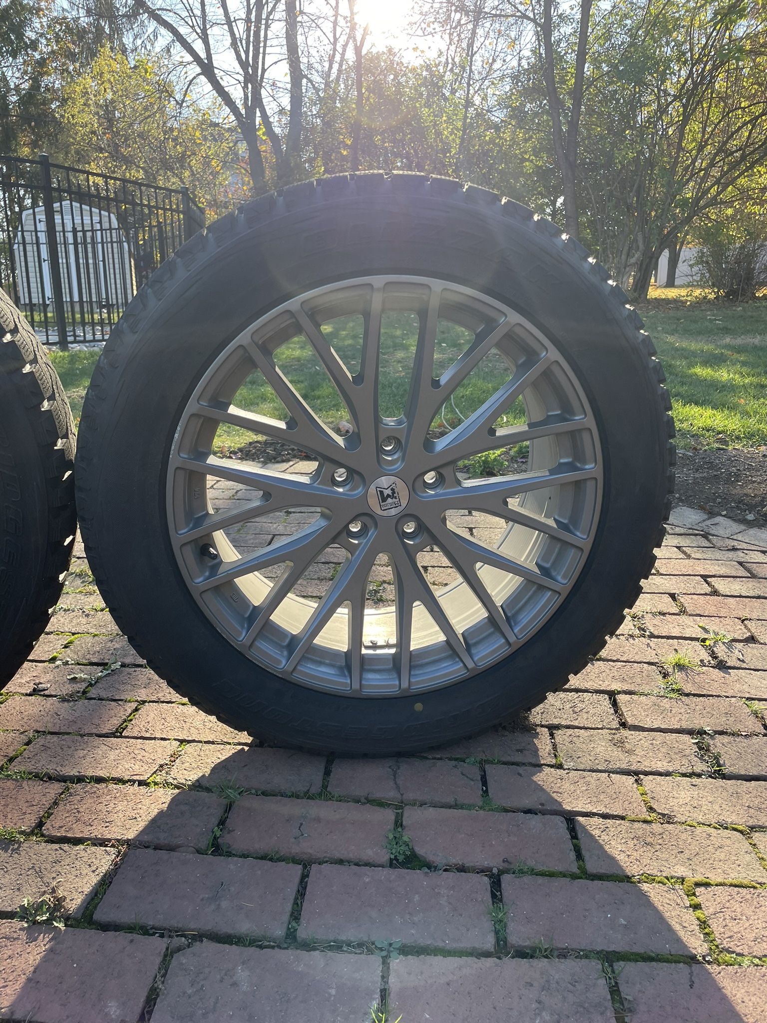 Bridgestone Blizzak p265/50