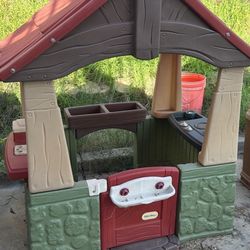 Outdoor Kids Play House