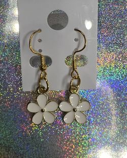 White Flower Earrings 