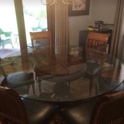 72” Round Tempered Glass Table Top – 1/2” Thick – Flat Polished Edge $100 OBO 