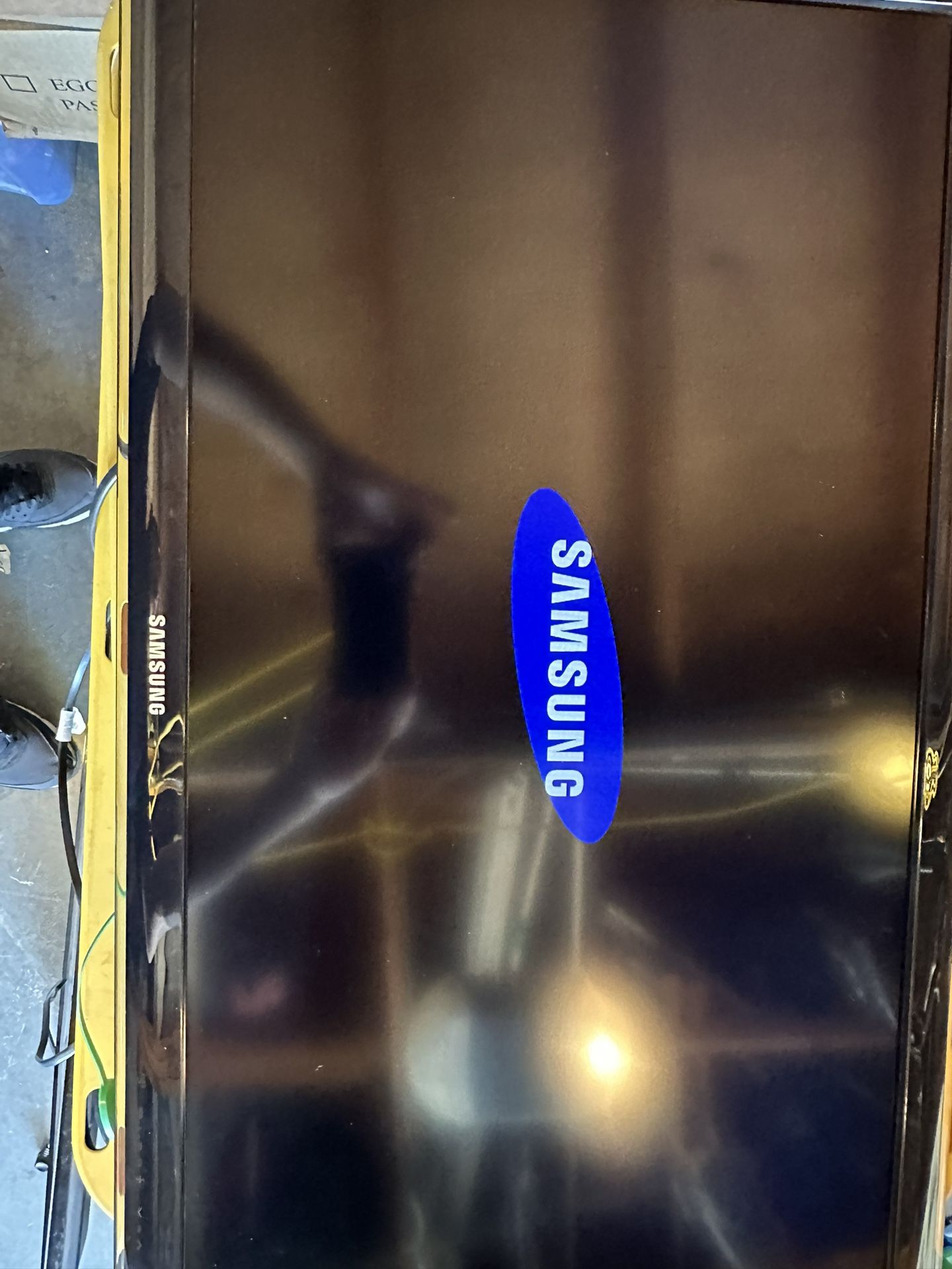 Samsung 32” Flat Screen Not A Smart Tv
