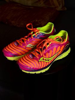 Saucony Kinvara 3 Women’s Running Shoes - LIKE NEW