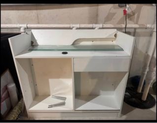 Cashier/register desk