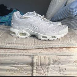 White Nike Air Max Plus Shoes 