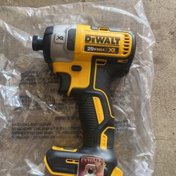 Dewalt 1/4” Impact Driver Dcf887