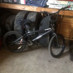 Mongoose Bike Like New!