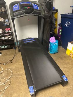 Horizon treadmill