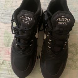 Men’s Nike Shoes Size 10