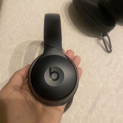 Beats Solo Pro