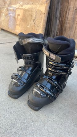 Ski boots womens size 6