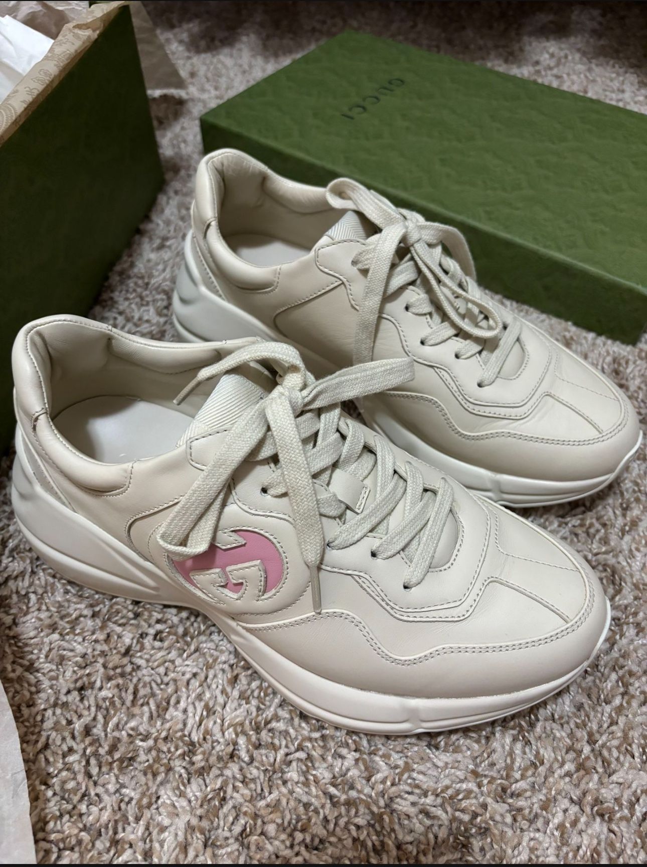Gucci Sneakers.Size https://offerup.com/redirect/?o=MzkuTGlrZQ== New.Auth