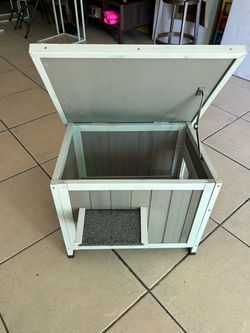 Small Cat house