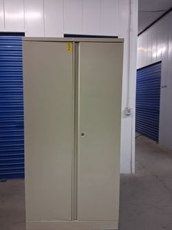 Tall Metal Storage Cabinet with Lock and key