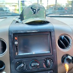 White Ford 2009 F150