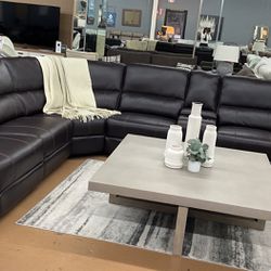 Sectional With Power Recliners. Available In Grey