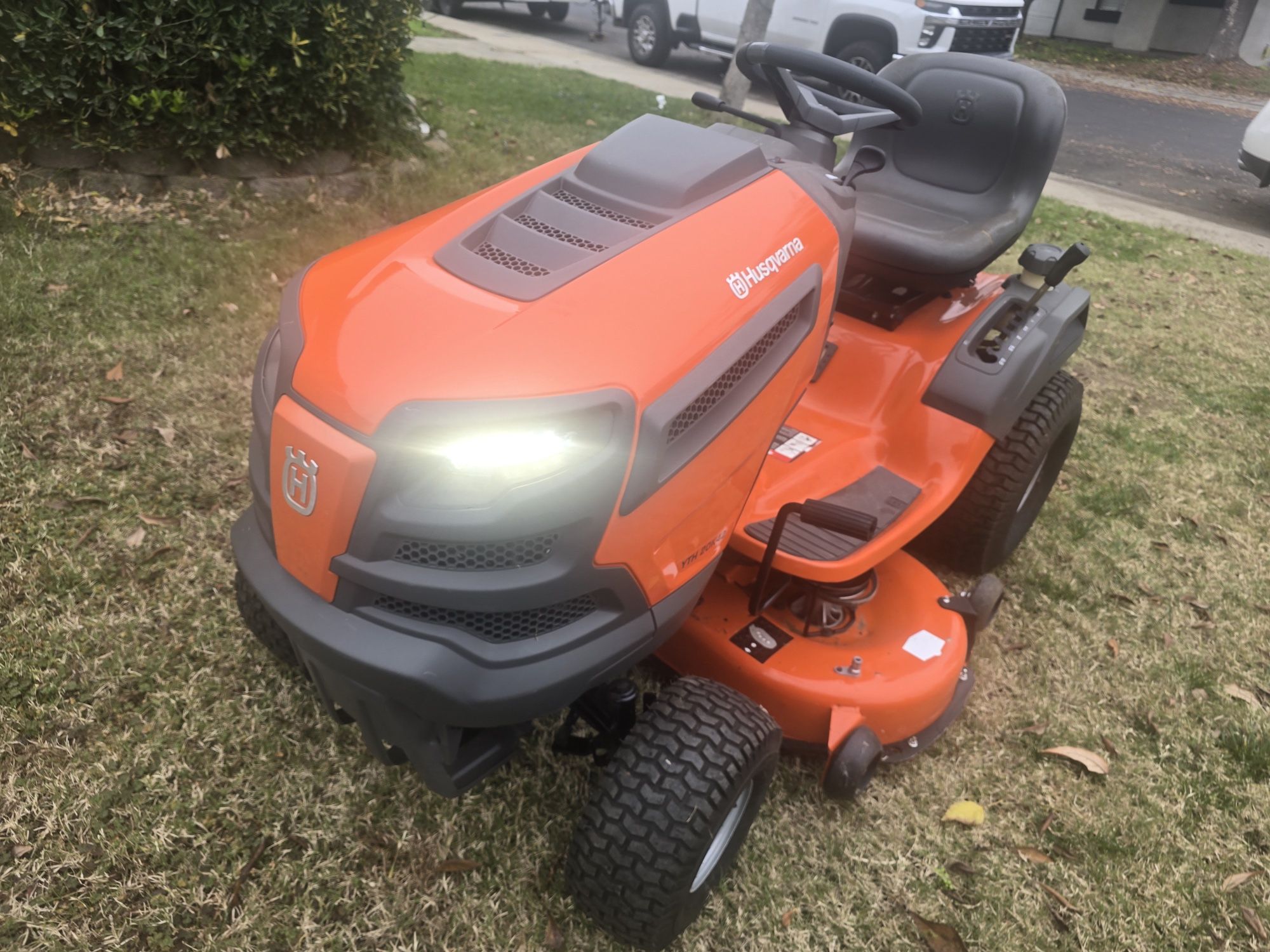 Riding Mower Husqvarna 42in Deck 25 Hp New